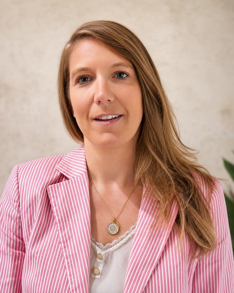 Camille, assistante administrative et commerciale du Bureau de Camille